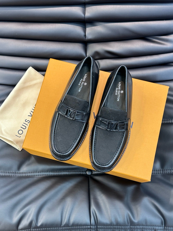 ルイヴィトン靴正面デザイン